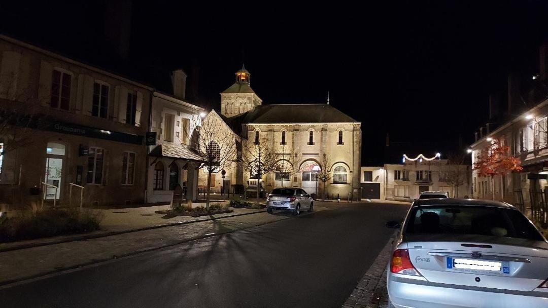 Les Gites Du Chateau Chateaumeillant Экстерьер фото